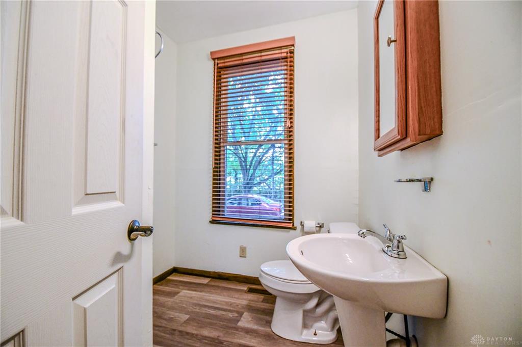 153 High Property Photo 14
