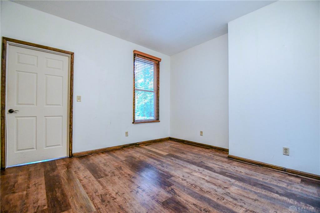 153 High Property Photo 15