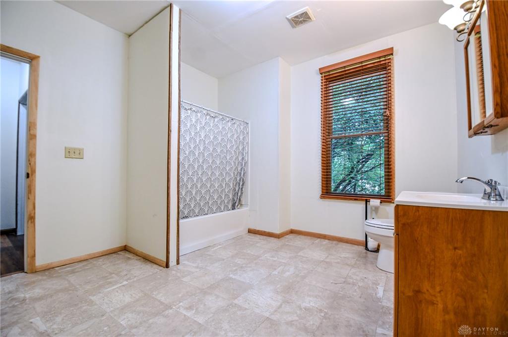 153 High Property Photo 23