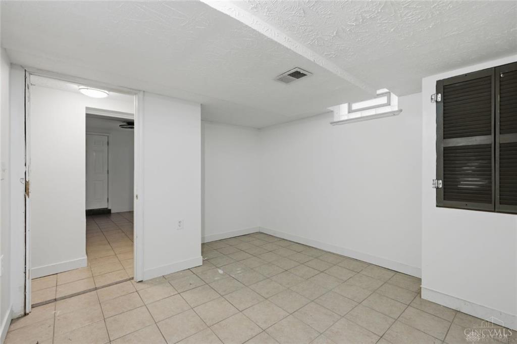 302 Haldimand Property Photo 22