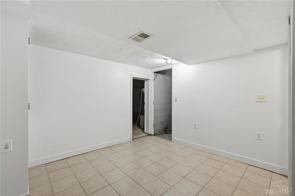302 Haldimand Property Photo 23