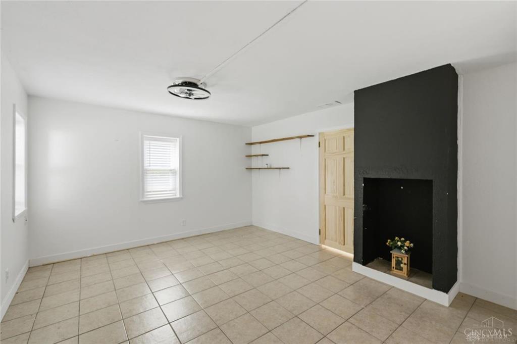 302 Haldimand Property Photo 25