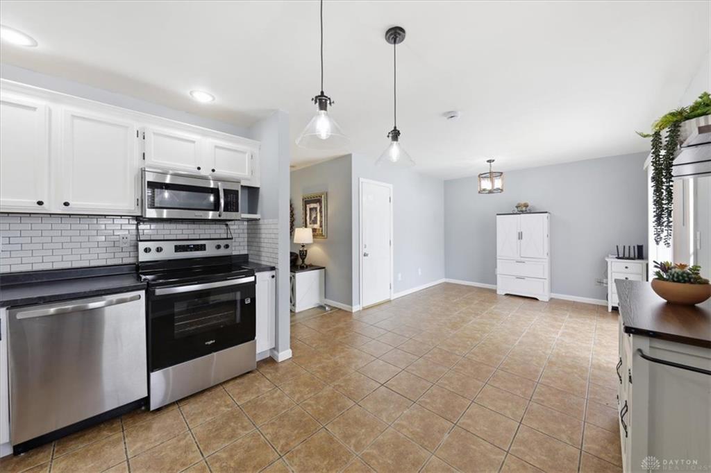 2531 Allenby Property Photo 14