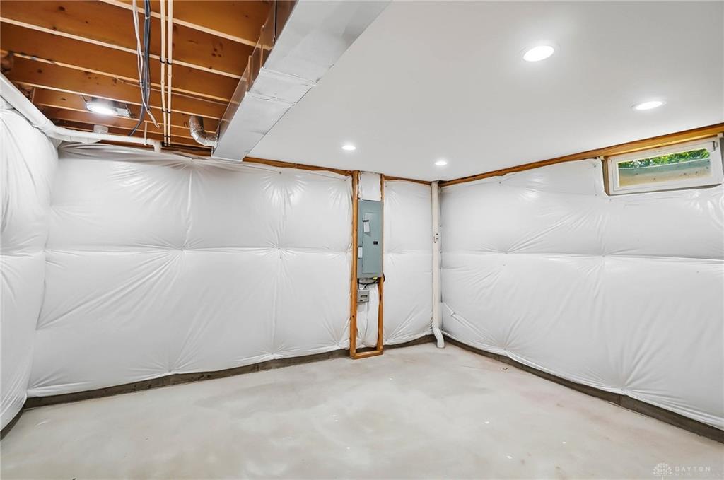 2500 Saint Anne Property Photo 48
