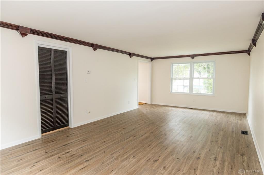 2943 Imperial Property Photo 8