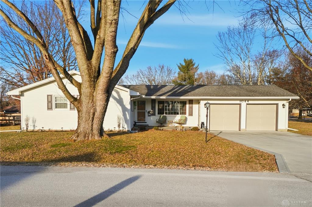 1044 Whitestone Property Photo 2