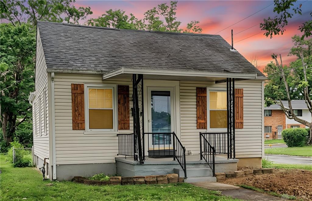 2901 Lansing Property Photo 1