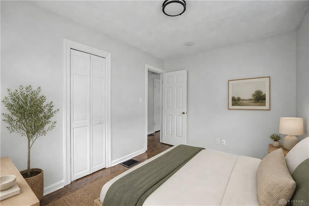 2901 Lansing Property Photo 6