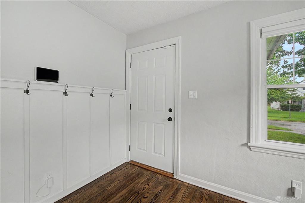 2901 Lansing Property Photo 10