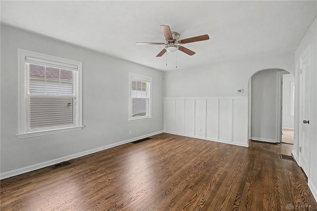 2901 Lansing Property Photo 11