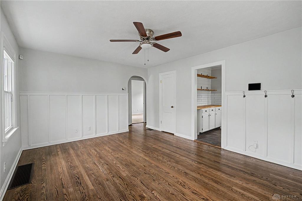2901 Lansing Property Photo 12