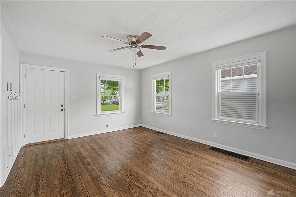 2901 Lansing Property Photo 13