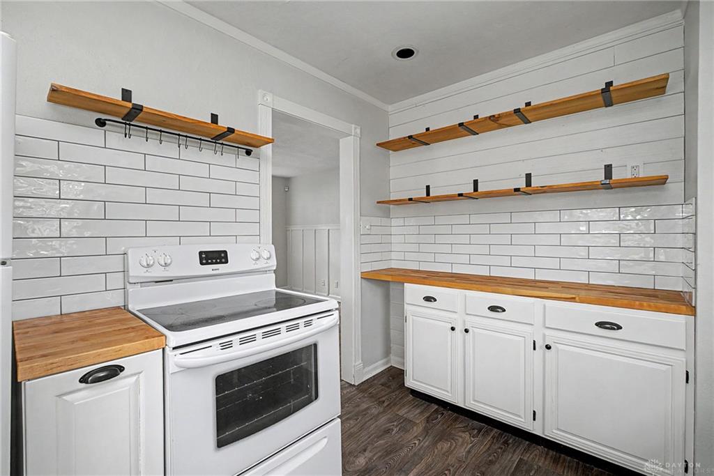 2901 Lansing Property Photo 17
