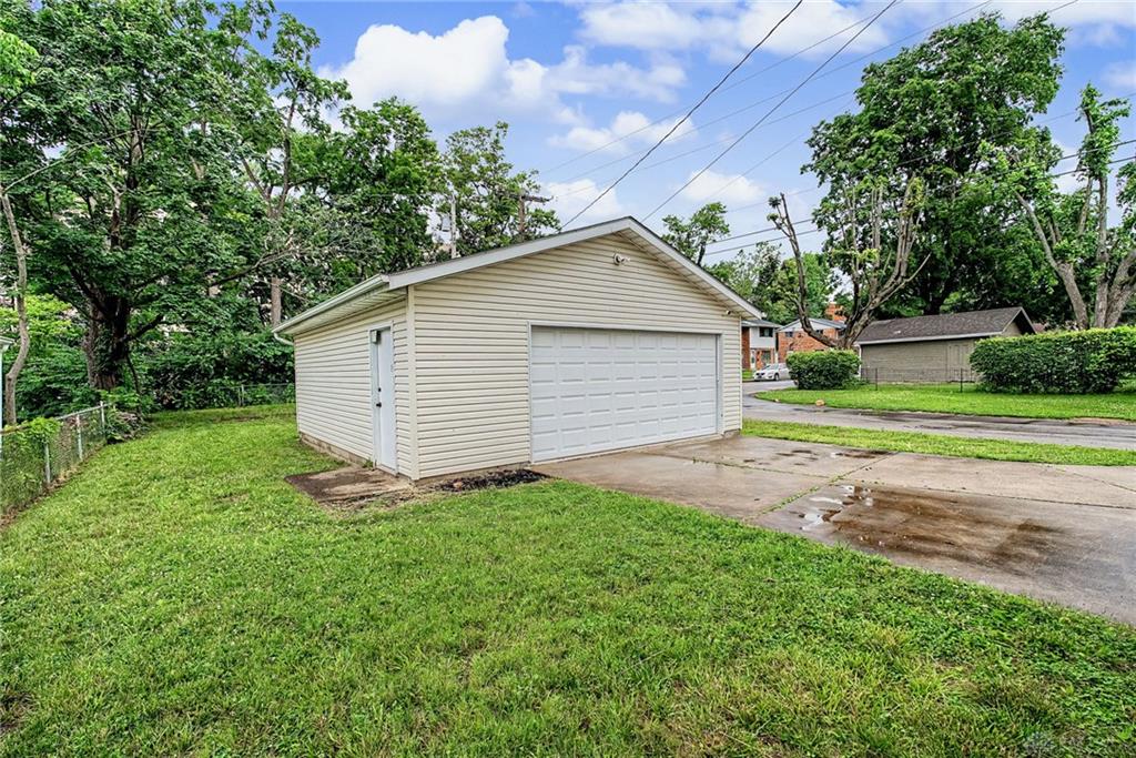 2901 Lansing Property Photo 25