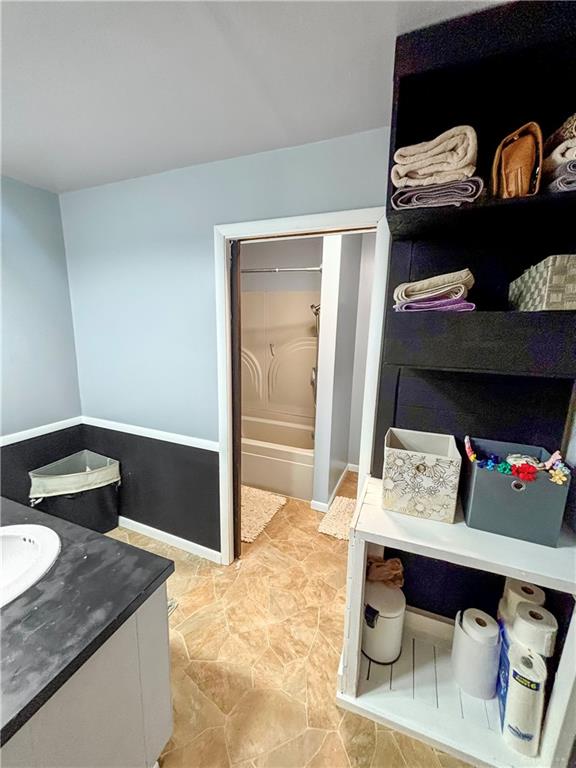 13 S Main Property Photo 13