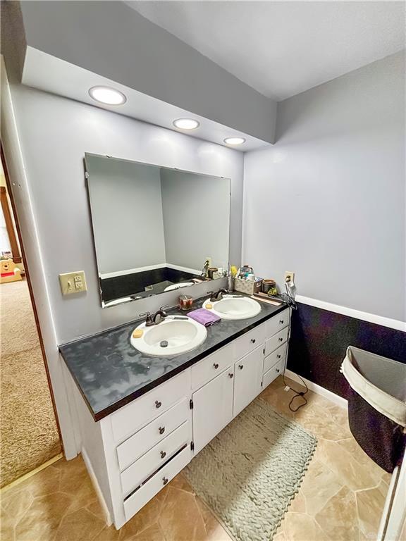13 S Main Property Photo 15