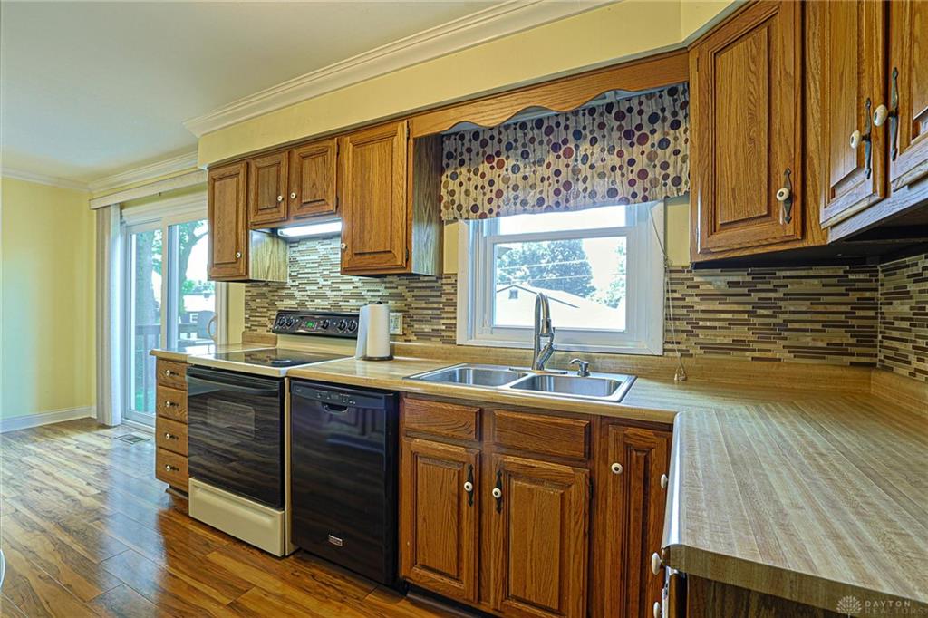 111 Stadia Property Photo 14