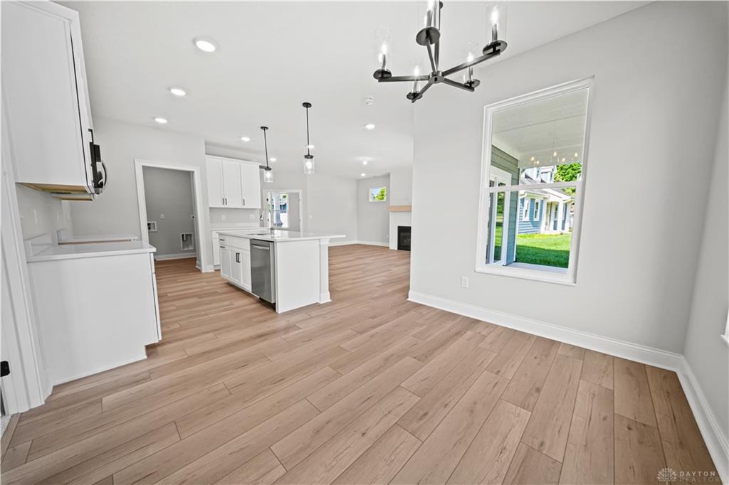 10015 Charlotte Property Photo 6