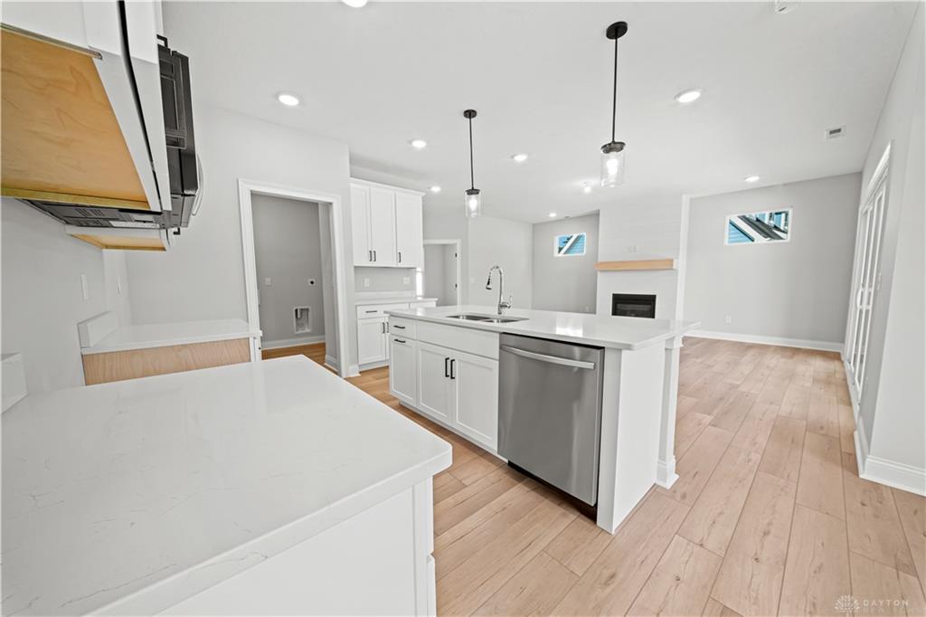10015 Charlotte Property Photo 8