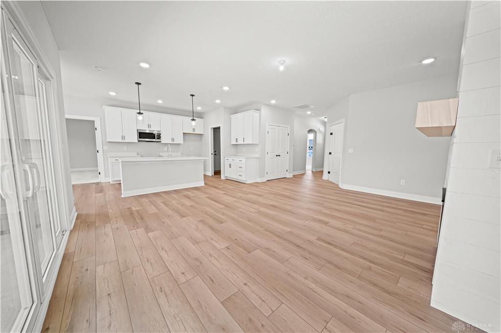 10015 Charlotte Property Photo 9