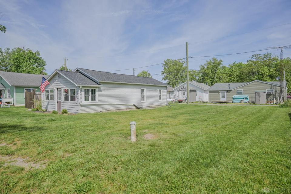 8960 Maple Property Photo 2