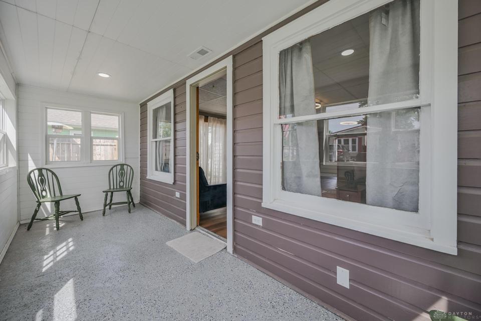 8960 Maple Property Photo 3