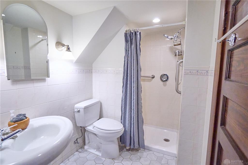 220 Central Property Photo 27