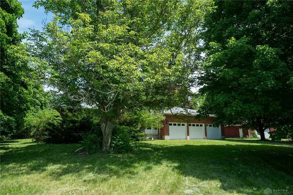 8833 E State Route 41 Property Photo 2