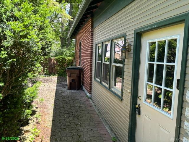 330 W 4th Property Photo 4
