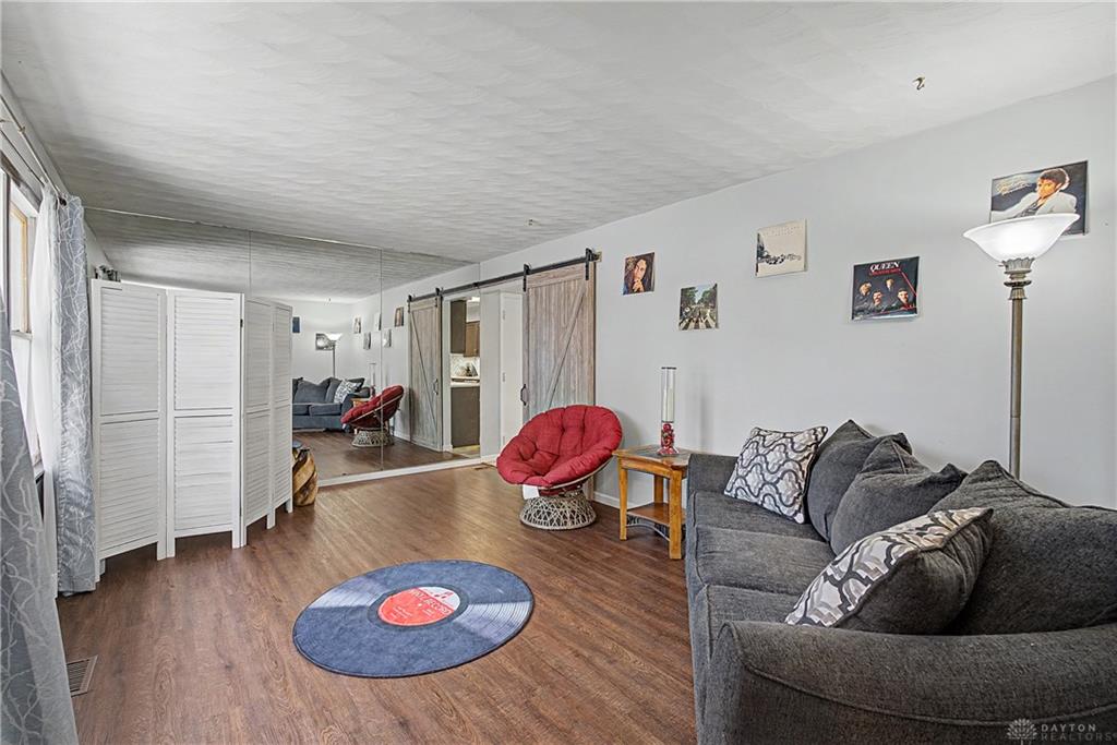 550 Unger Property Photo 8