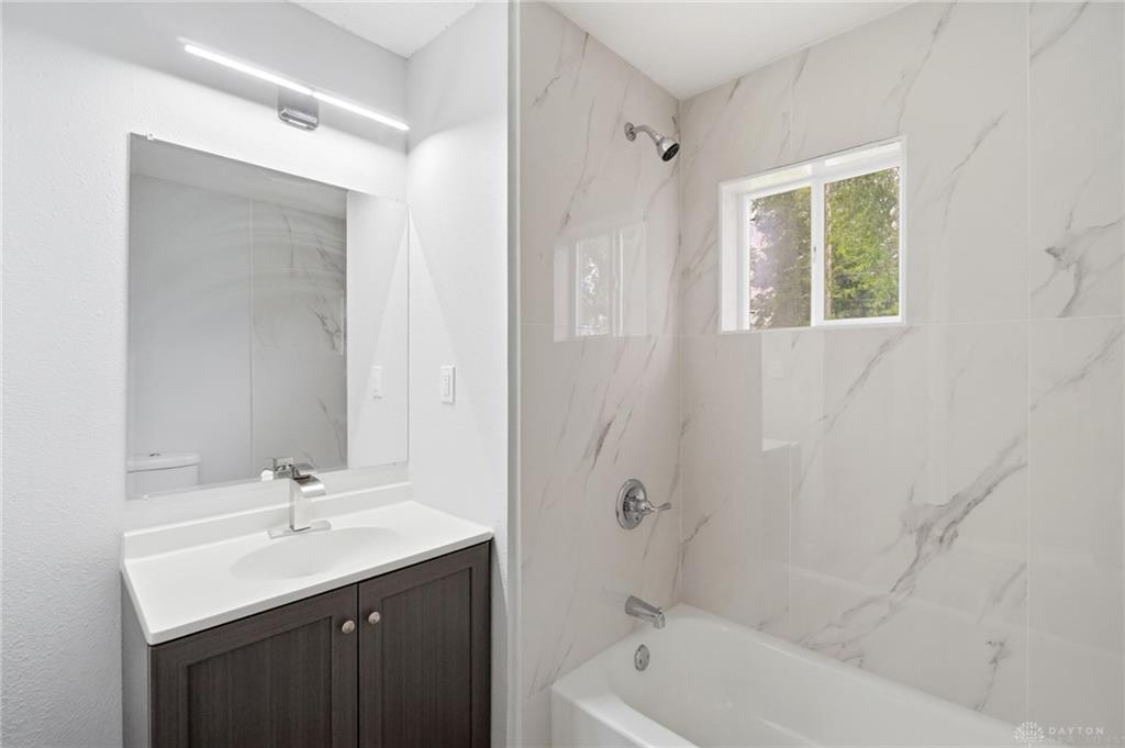 716 Wellmeier Property Photo 30