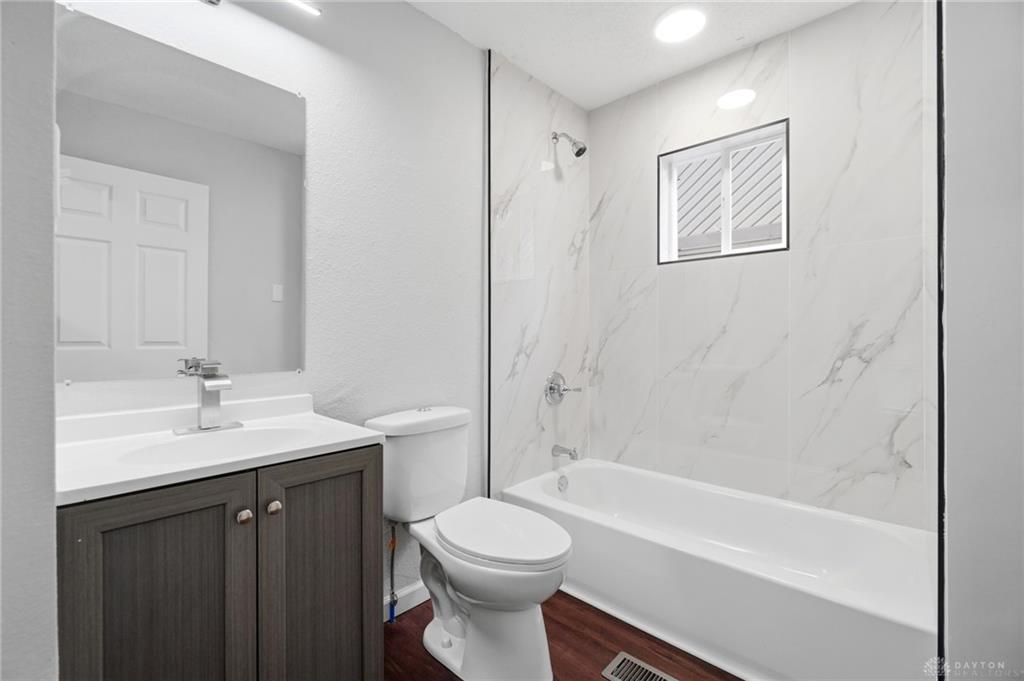 716 Wellmeier Property Photo 40