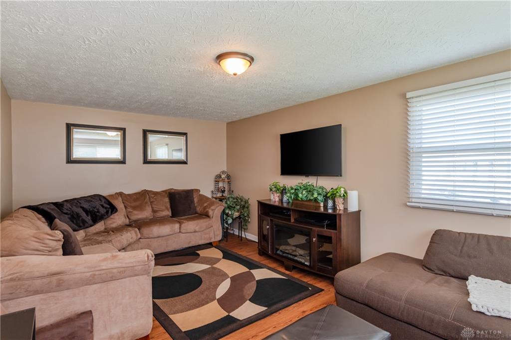 6520 Larcomb Property Photo 6