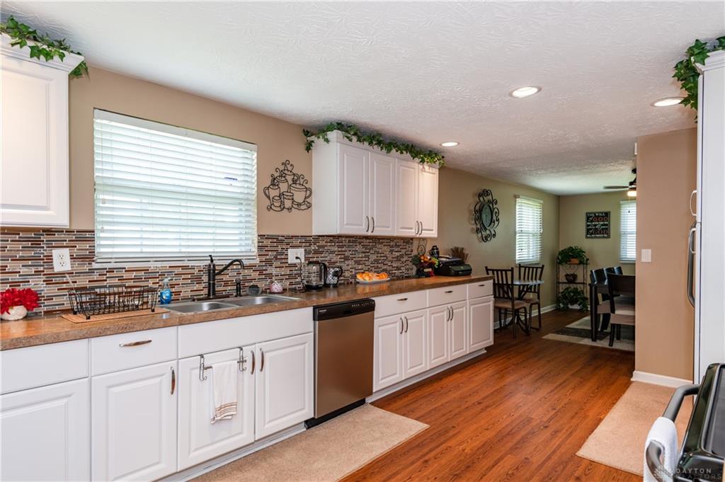 6520 Larcomb Property Photo 14