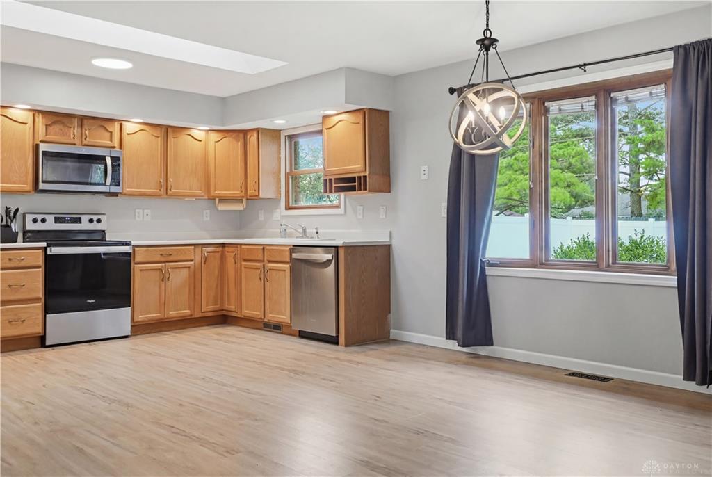 718 Greyhound Property Photo 6