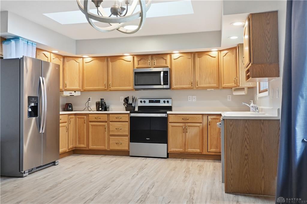 718 Greyhound Property Photo 7