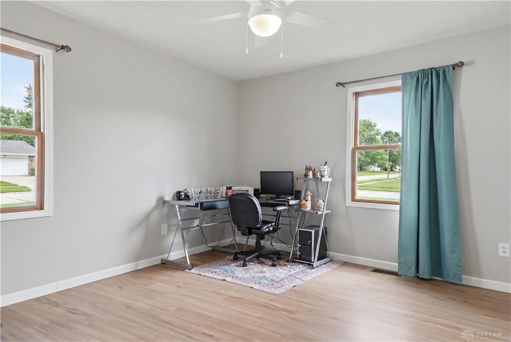 718 Greyhound Property Photo 12