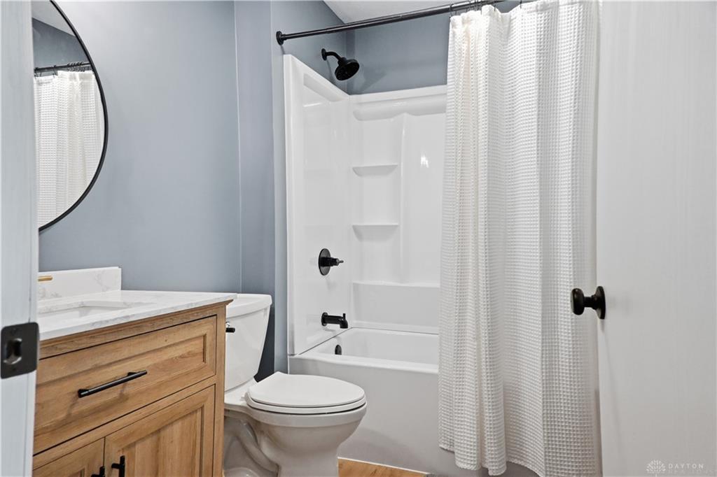 718 Greyhound Property Photo 13
