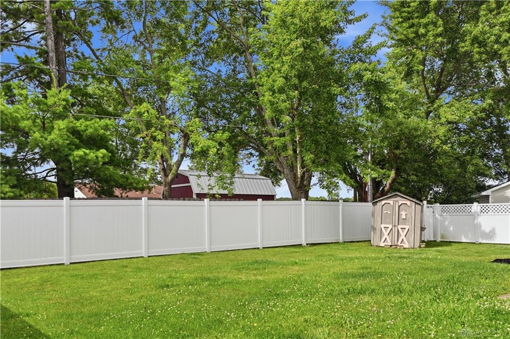 718 Greyhound Property Photo 14