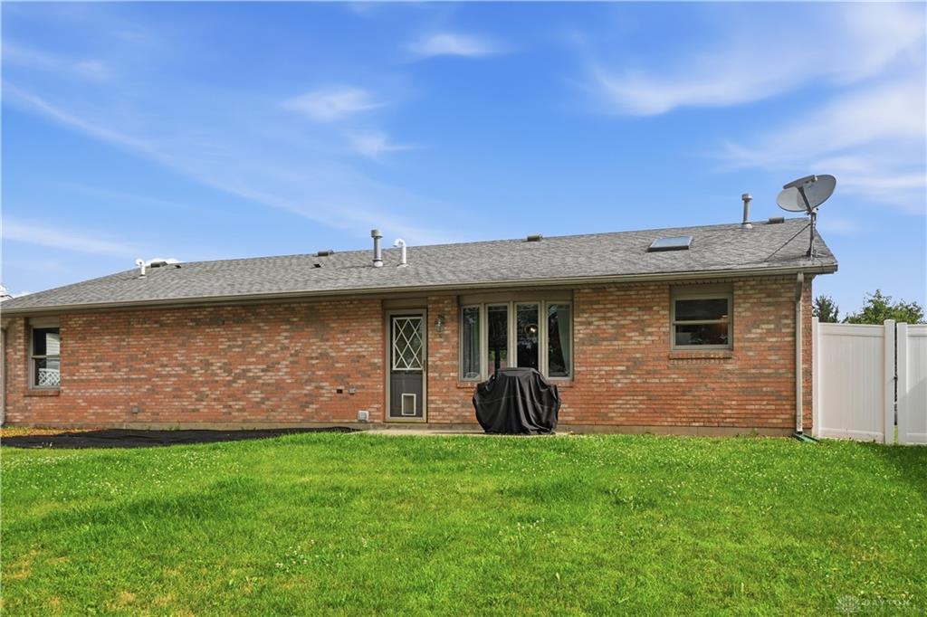 718 Greyhound Property Photo 15