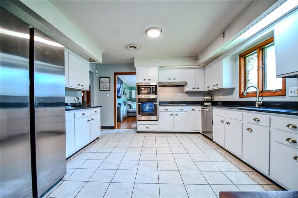 3290 Ridgeview Property Photo 2