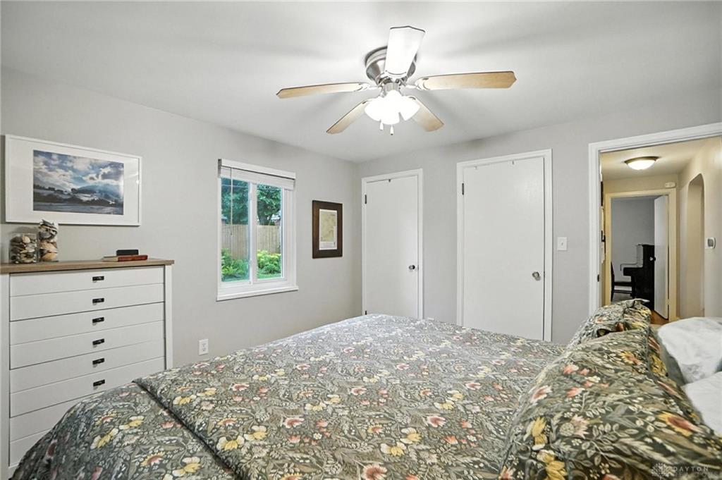 108 Napoleon Property Photo 16