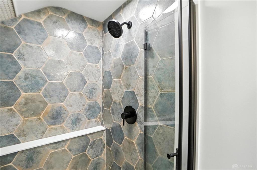 108 Napoleon Property Photo 28