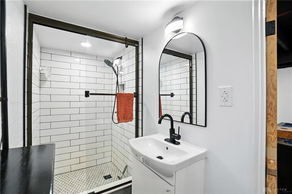 108 Napoleon Property Photo 39