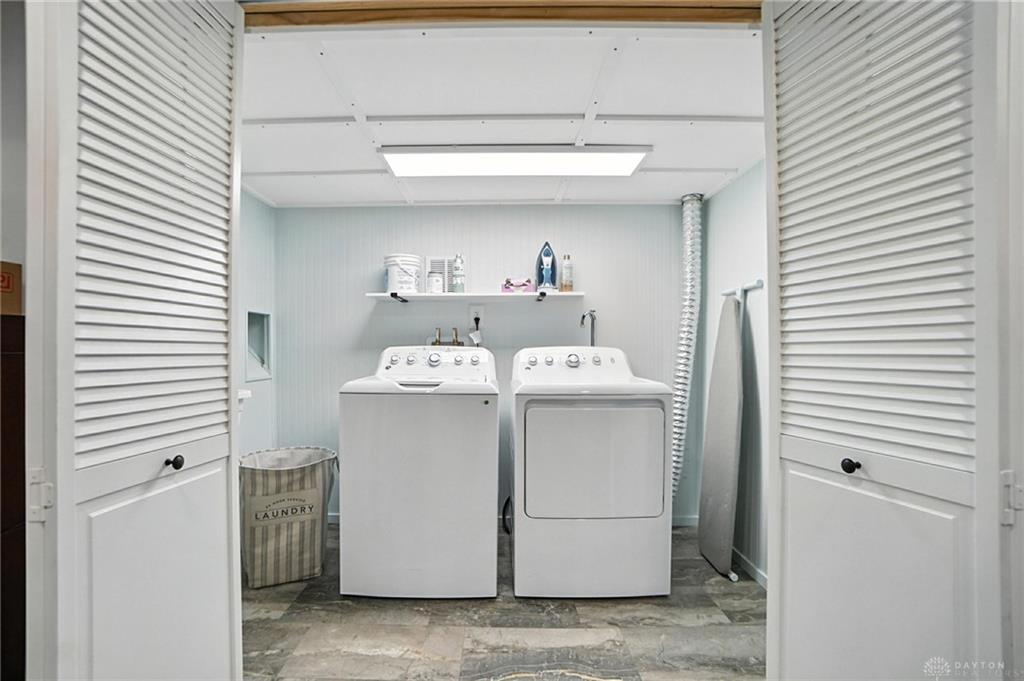 108 Napoleon Property Photo 43