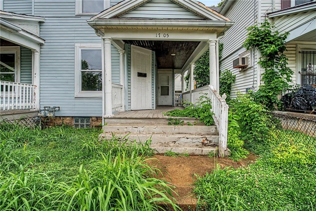 1705 W 5th Property Photo 4