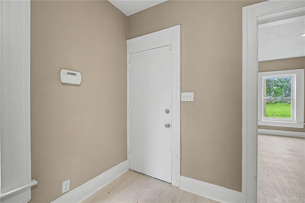 1705 W 5th Property Photo 6
