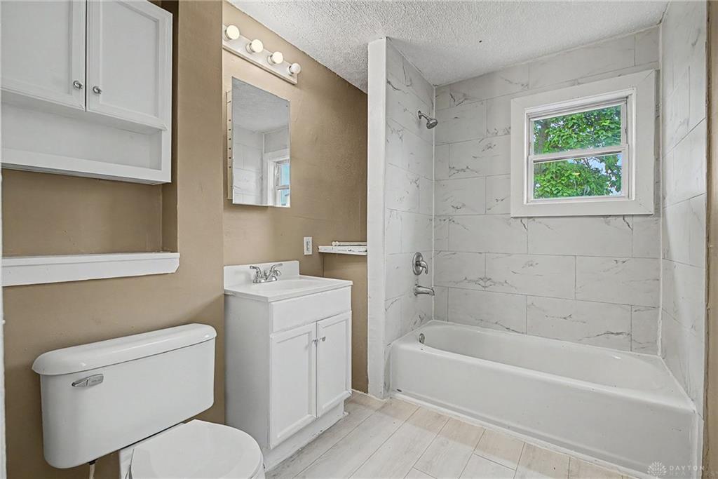 1705 W 5th Property Photo 29