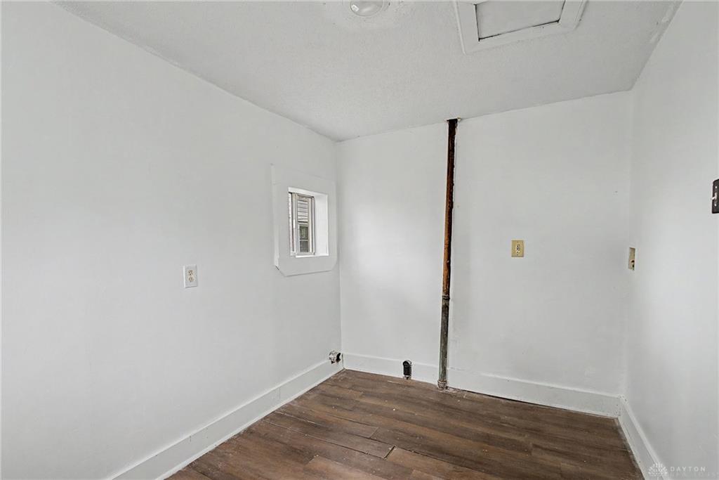 1705 W 5th Property Photo 42
