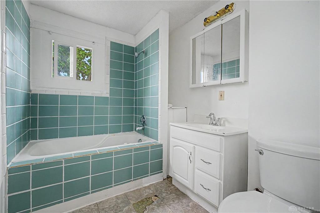 1705 W 5th Property Photo 50